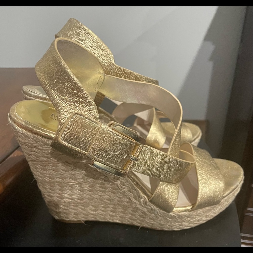 Michael Kors Size 10 Gold Wedge GUC